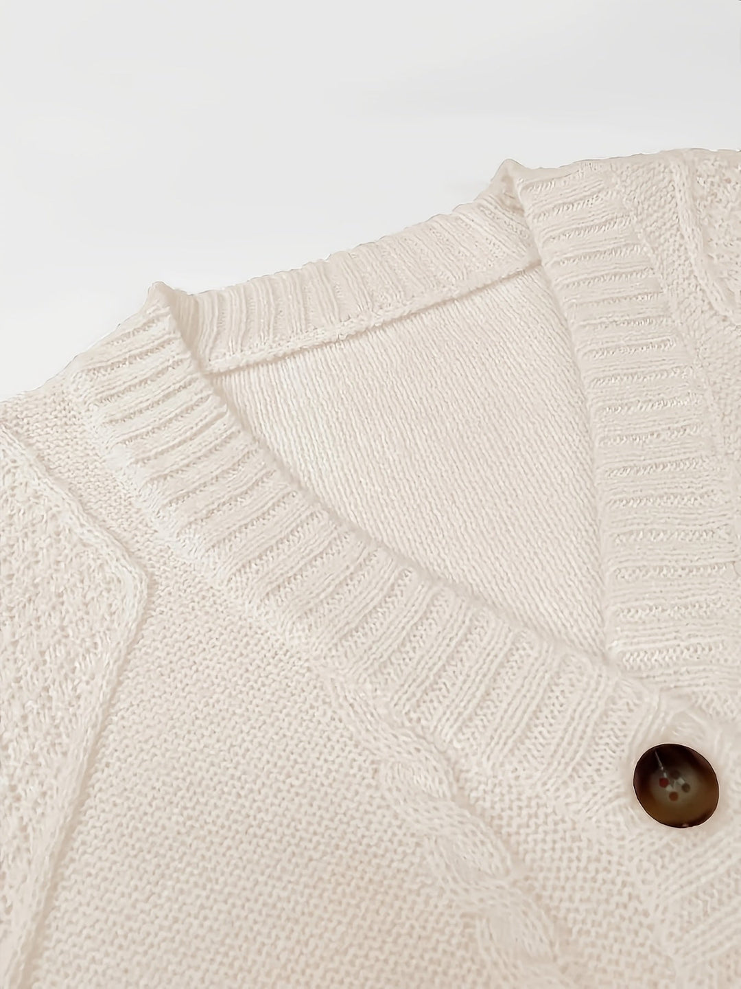 Lucinda | Cozy Cable-Knit Button Cardigan