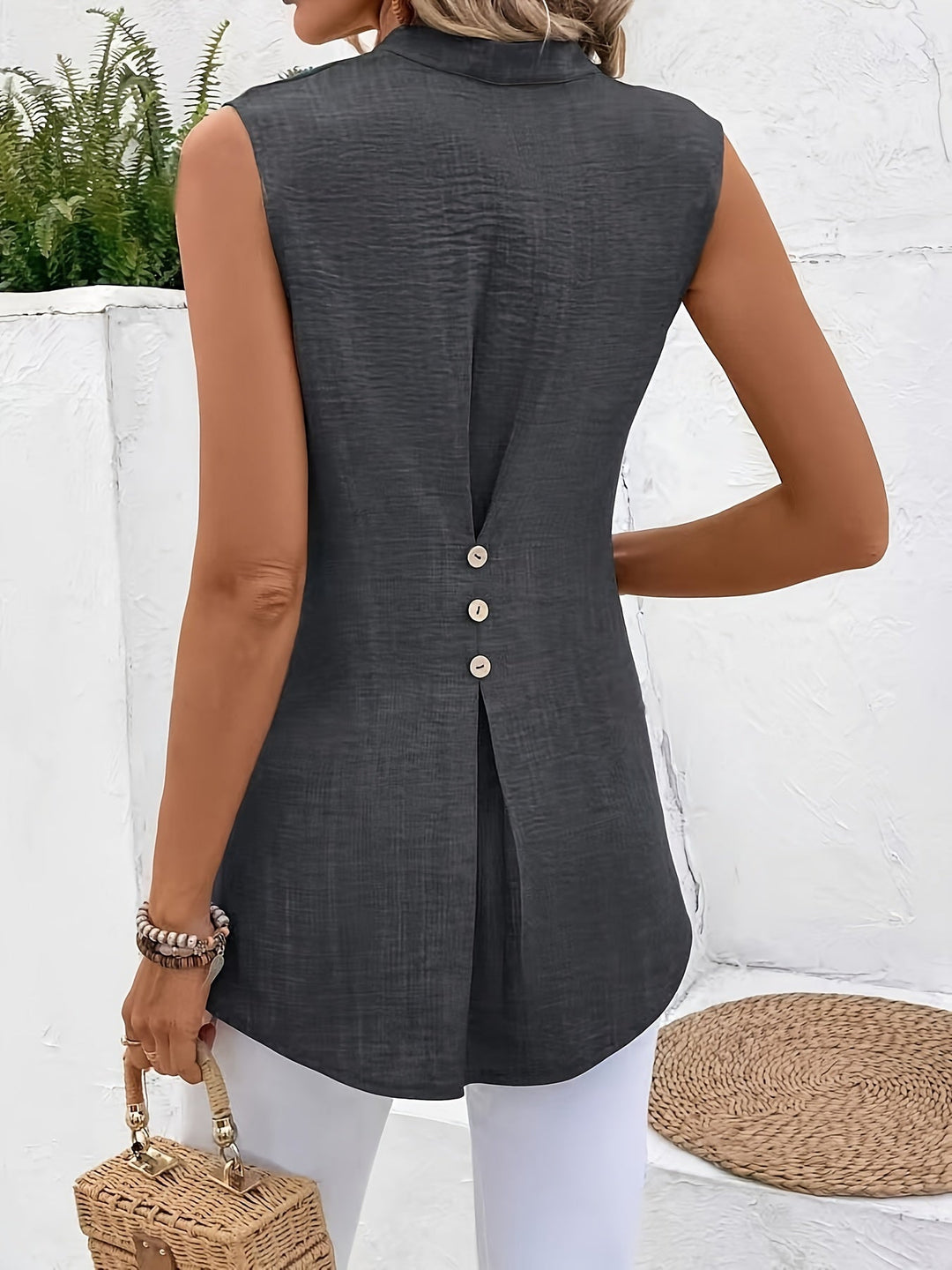 Farrah | Relaxed Sleeveless Blouse
