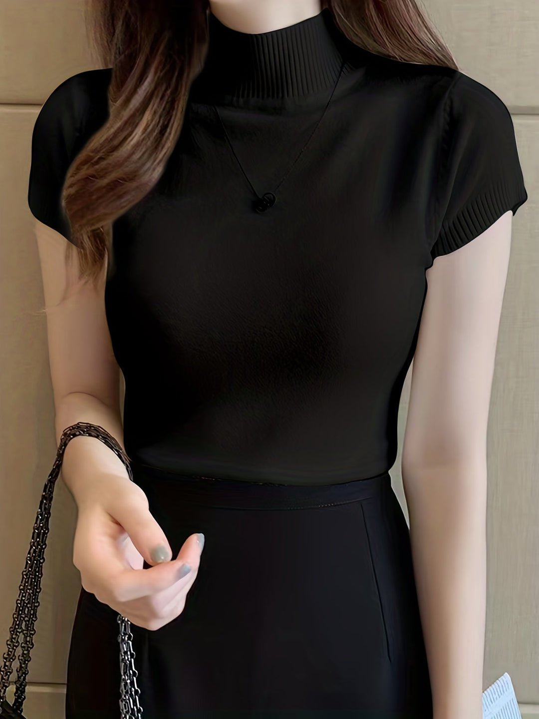 Della | Refined Mock-Neck Top