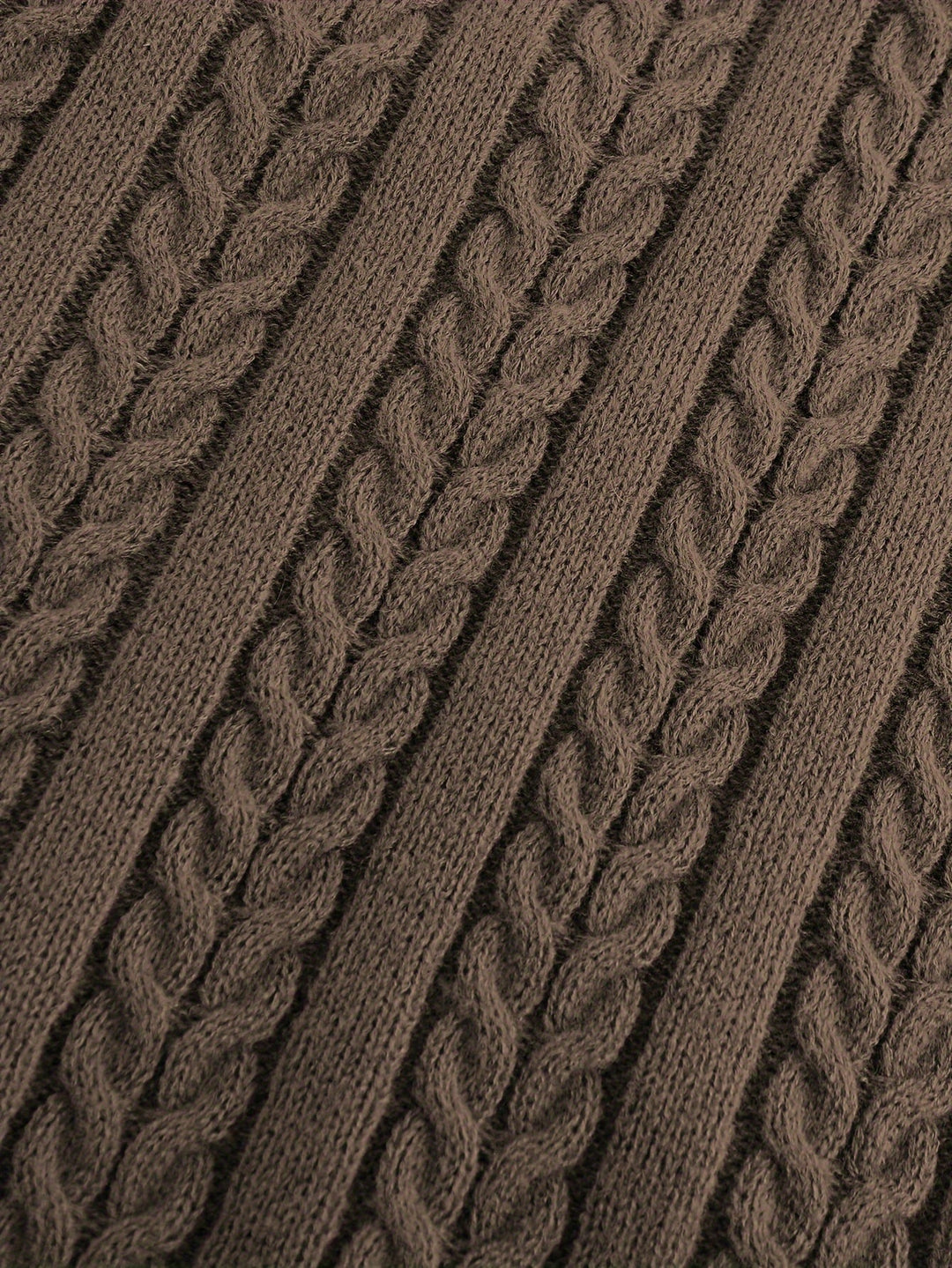 Gideon | Cable-Knit V-Neck Jumper Vest