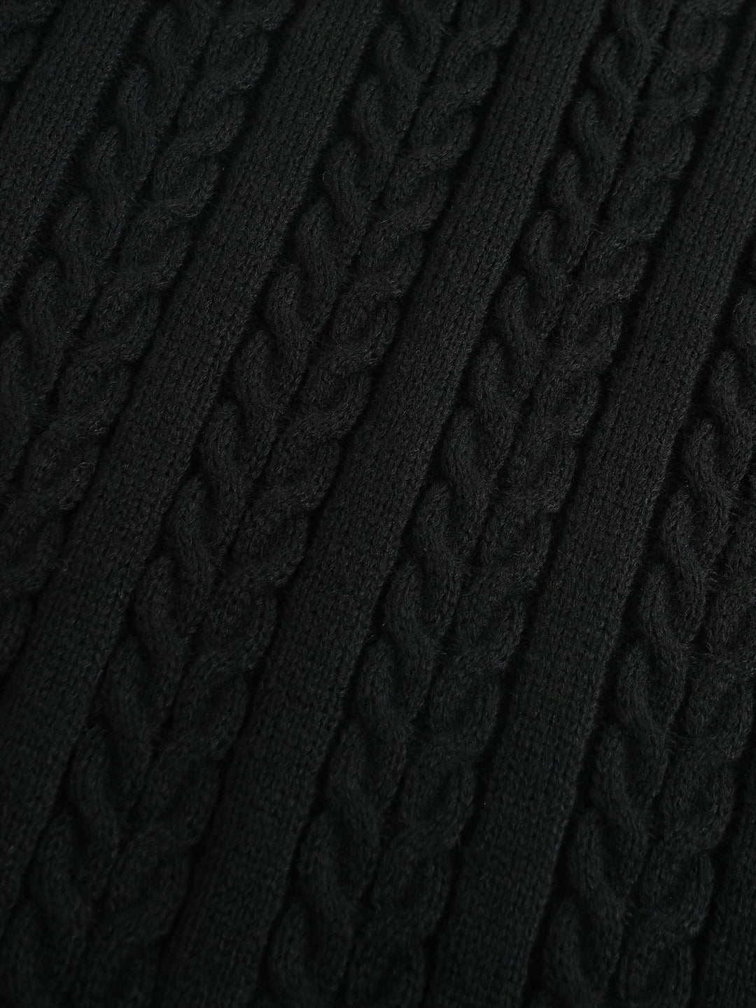 Gideon | Cable-Knit V-Neck Jumper Vest