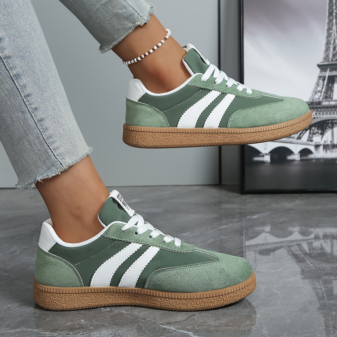 Lena | Classic Lace-Up Sneakers