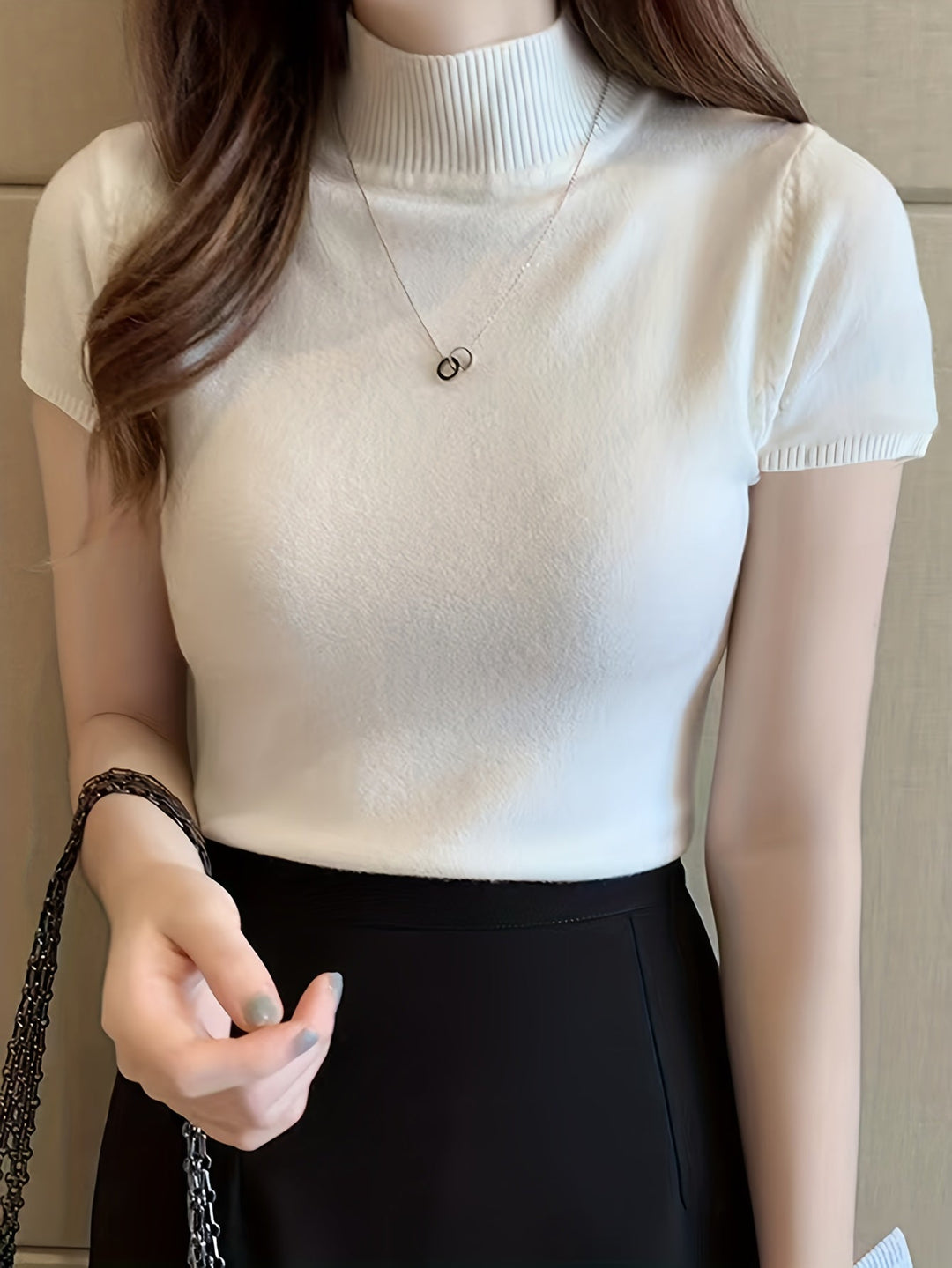 Della | Refined Mock-Neck Top