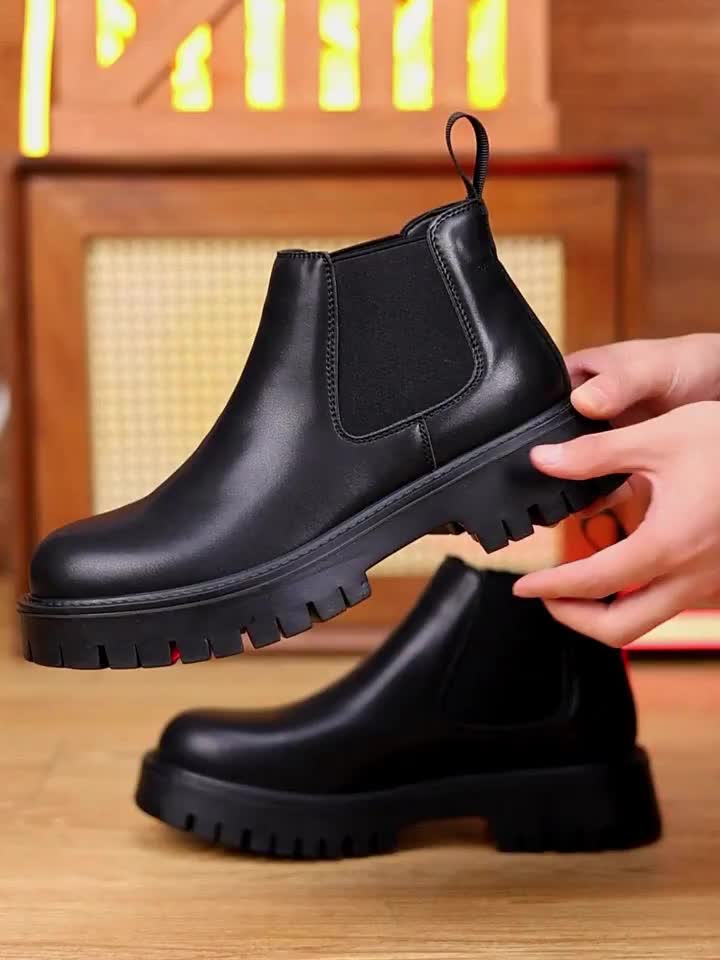 Foster | Rugged-Sole Chelsea Boots