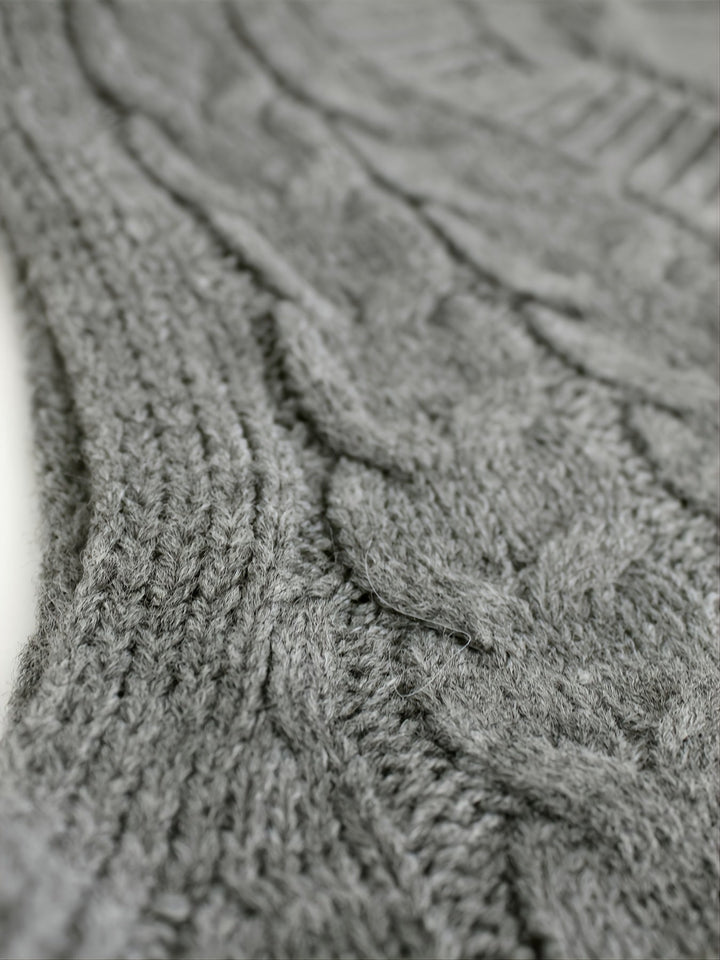 Cora | Cozy Cable-Knit V-Neck Jumper Vest