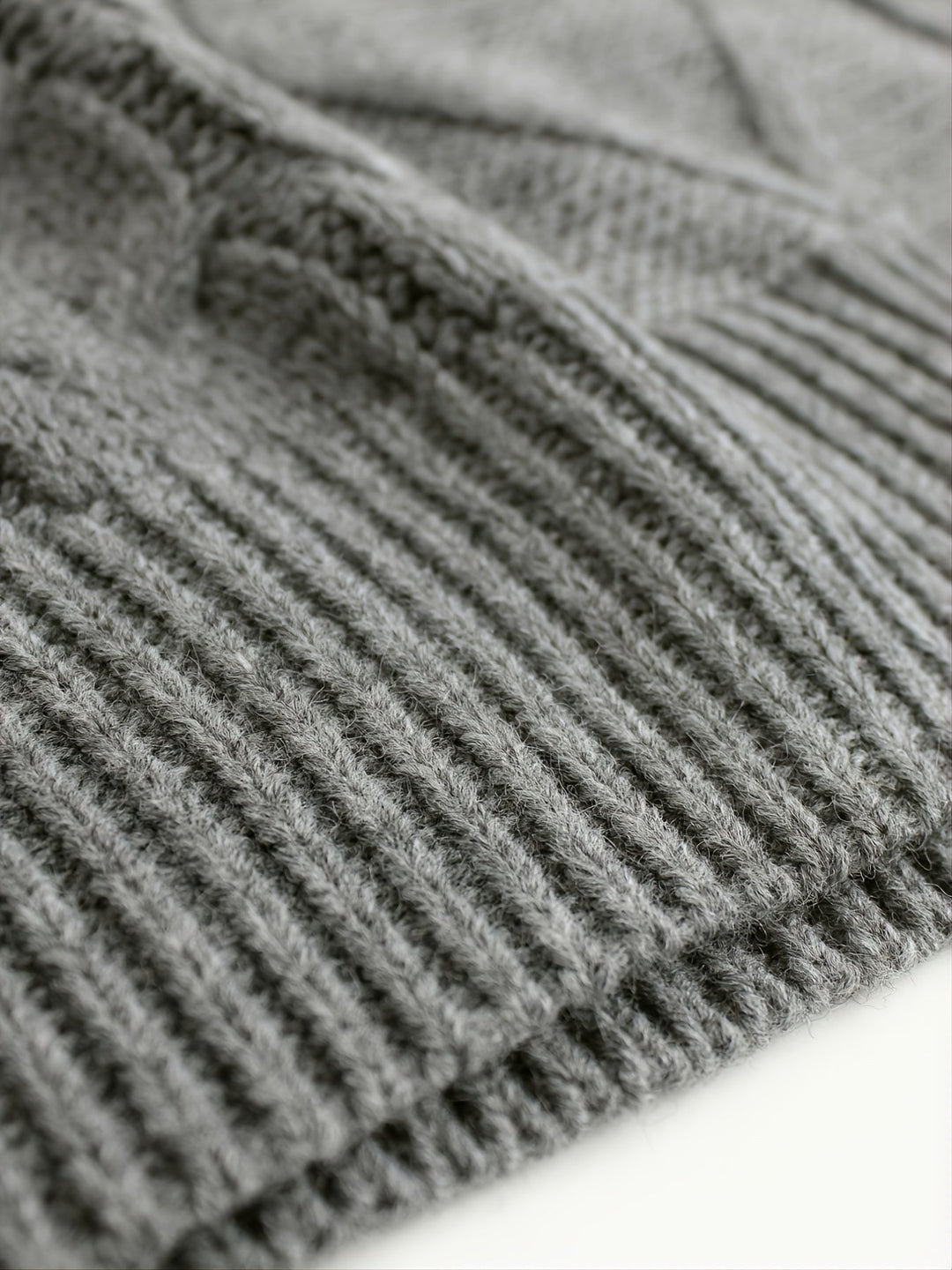 Cora | Cozy Cable-Knit V-Neck Jumper Vest