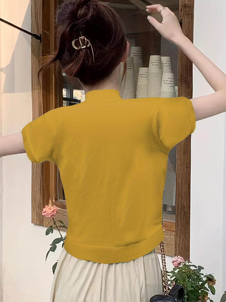 Della | Refined Mock-Neck Top