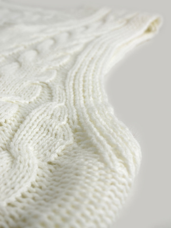 Cora | Cozy Cable-Knit V-Neck Jumper Vest