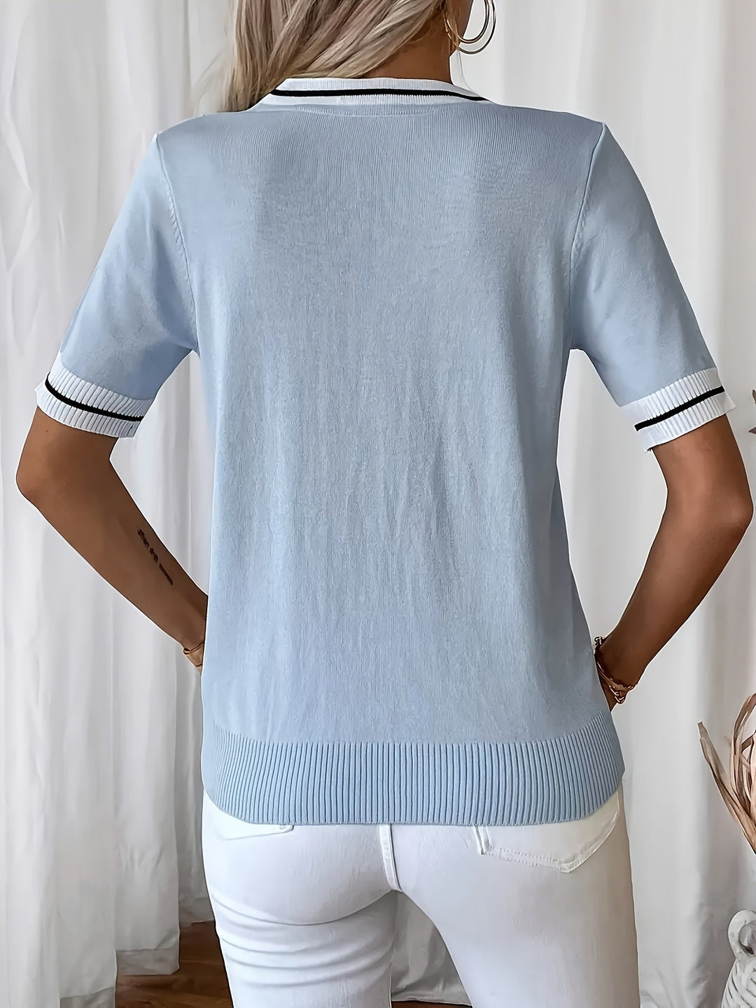 Daphne | V-Neck Short-Sleeve Pullover