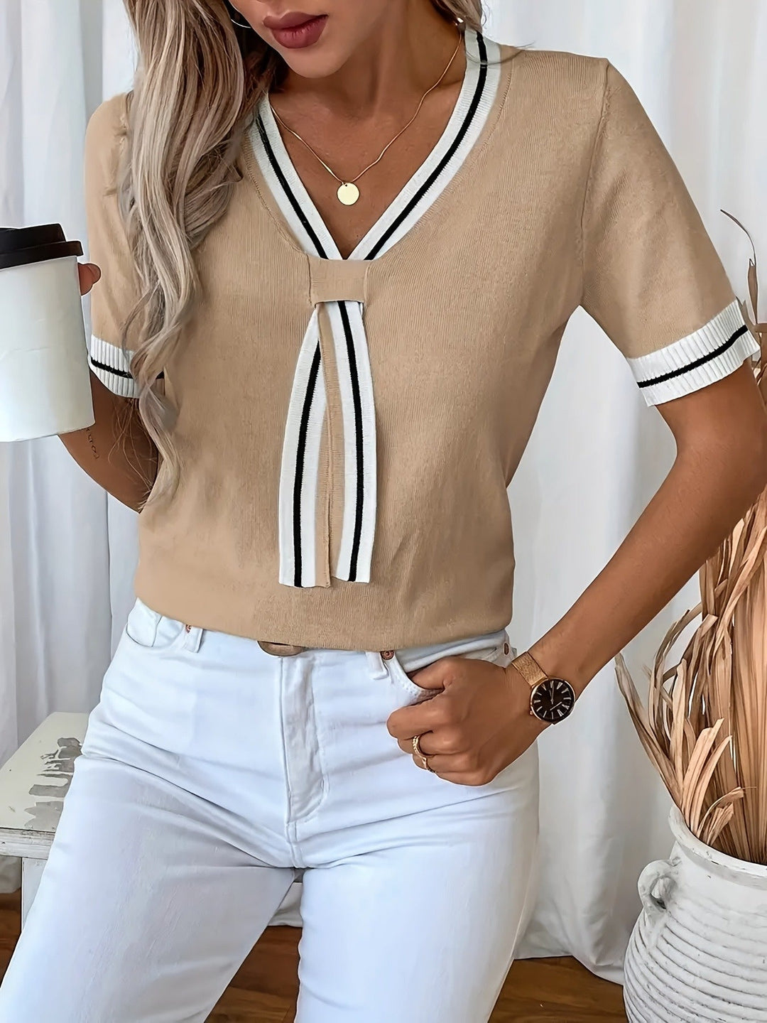Daphne | V-Neck Short-Sleeve Pullover