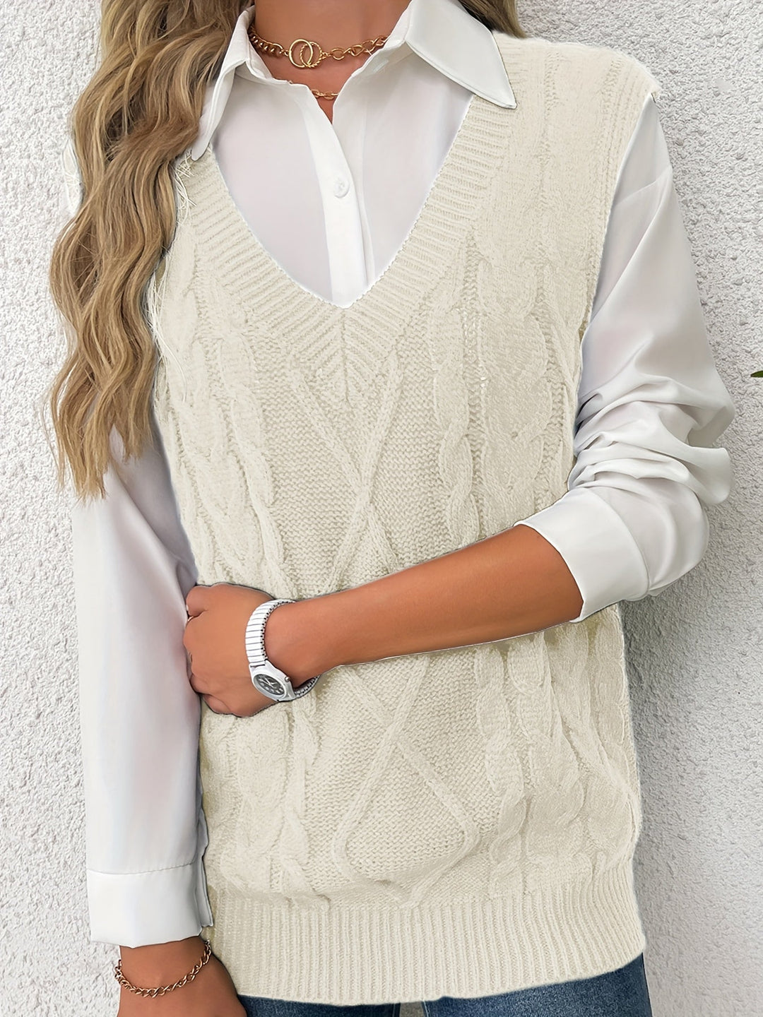Cora | Cozy Cable-Knit V-Neck Jumper Vest