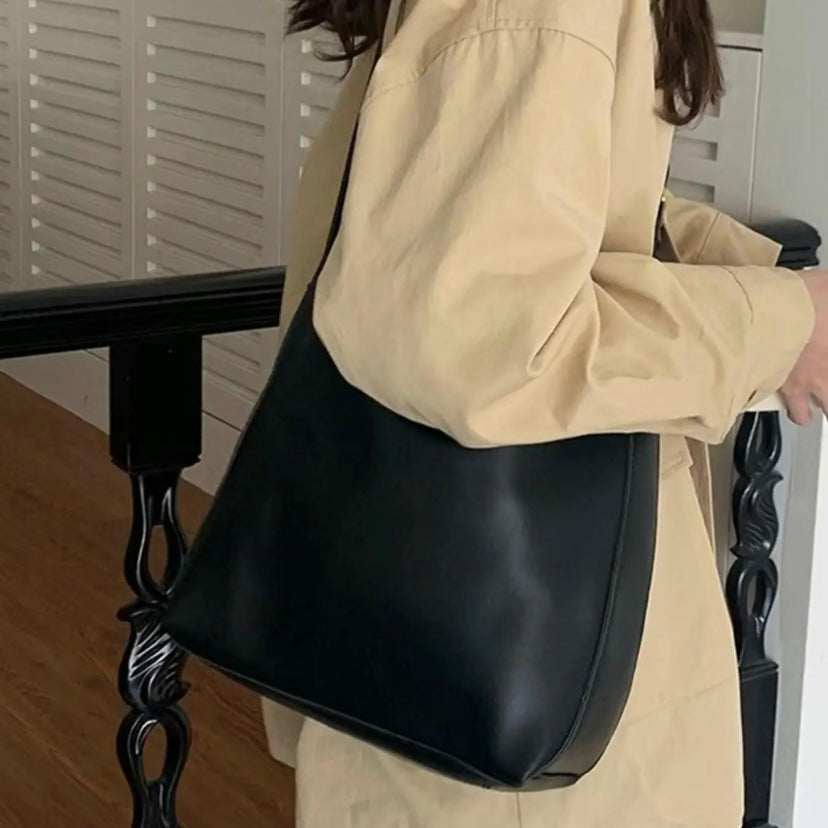 Ellaiza | Classic Buckle Shoulder Bag