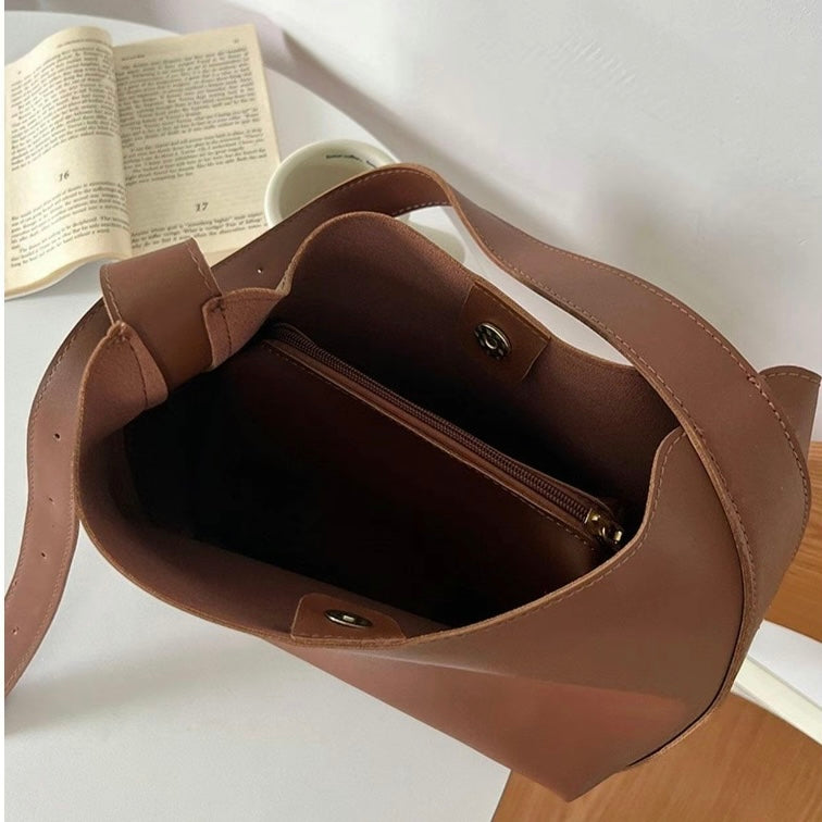 Ellaiza | Classic Buckle Shoulder Bag