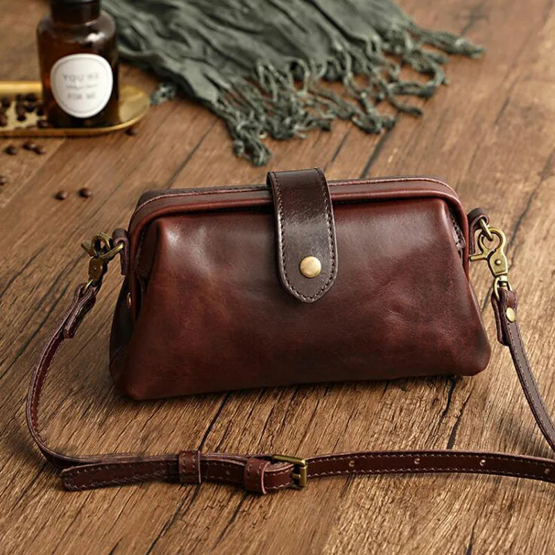 Charlotte | Classic Minimalist Shoulder bag