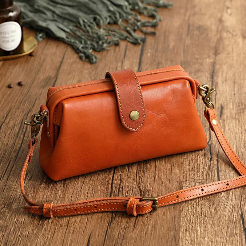 Charlotte | Classic Minimalist Shoulder bag