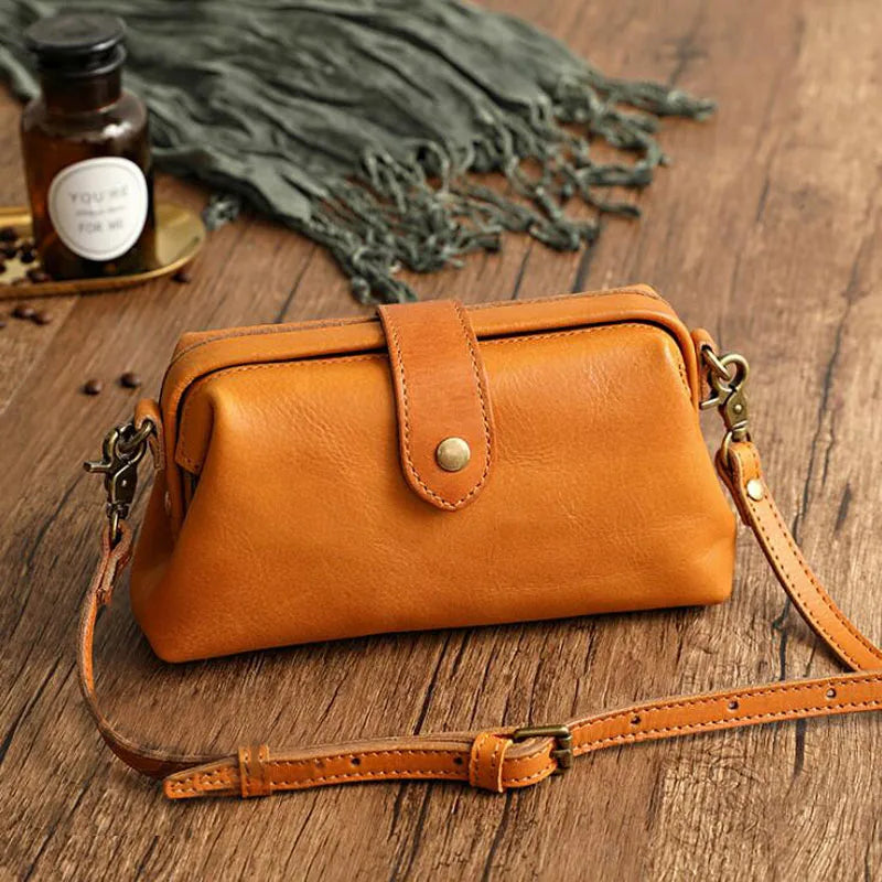 Charlotte | Classic Minimalist Shoulder bag