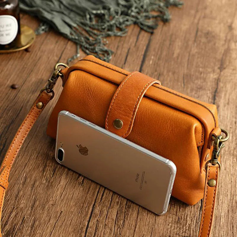 Charlotte | Classic Minimalist Shoulder bag