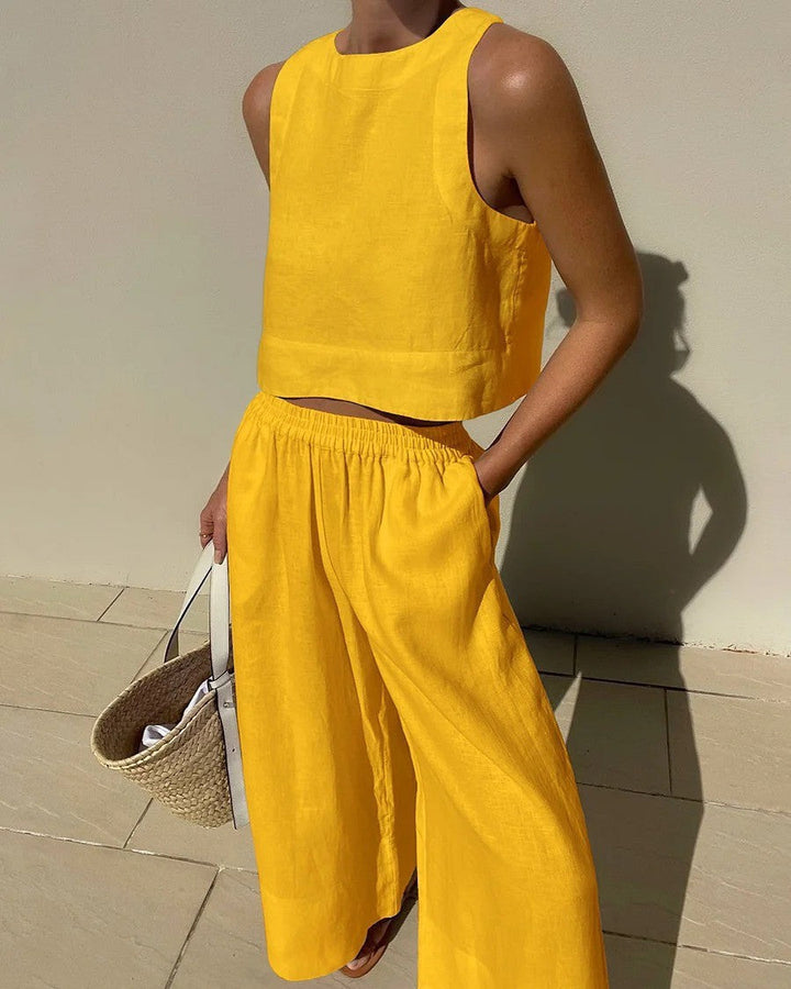 Karina | Casual Sleeveless Capri Trousers Set