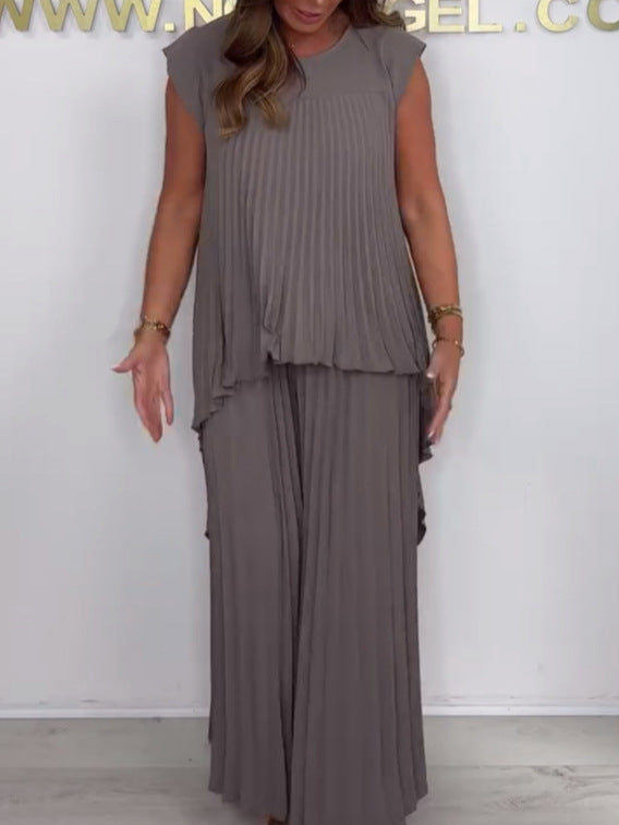 Aveline | Sophisticated Short Sleeve Wide Set