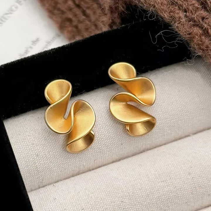 Susan | Stylish Flowy Gold and Silver Earrings