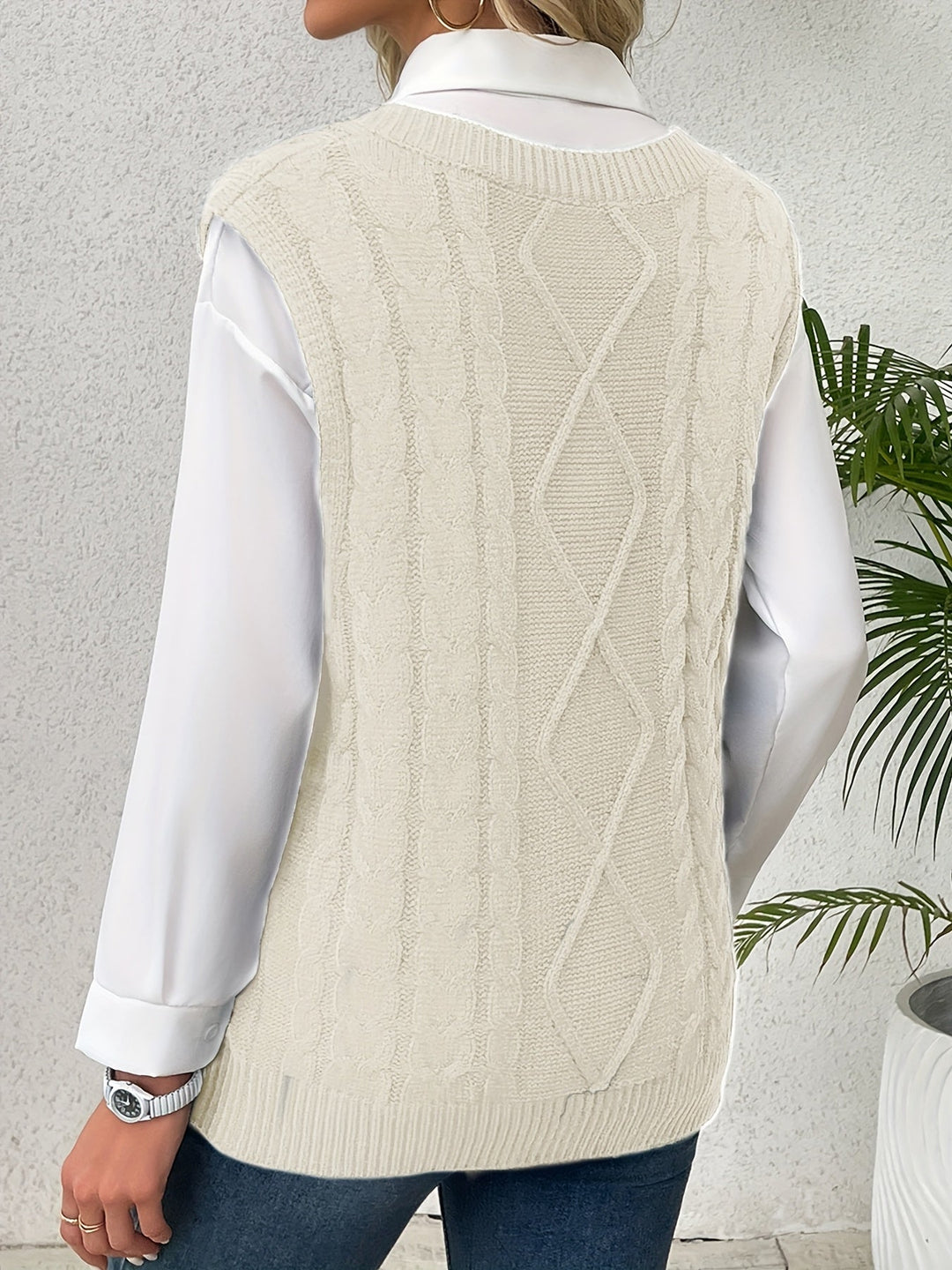 Cora | Cozy Cable-Knit V-Neck Jumper Vest