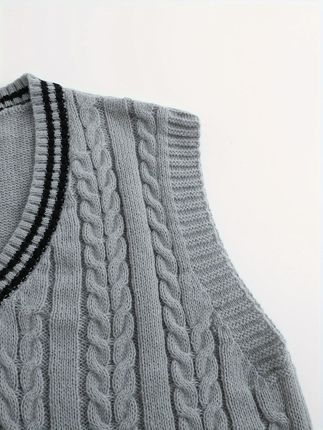 Gideon | Cable-Knit V-Neck Jumper Vest