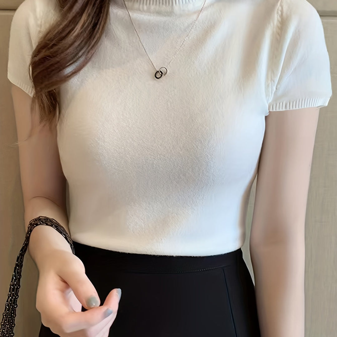 Della | Refined Mock-Neck Top