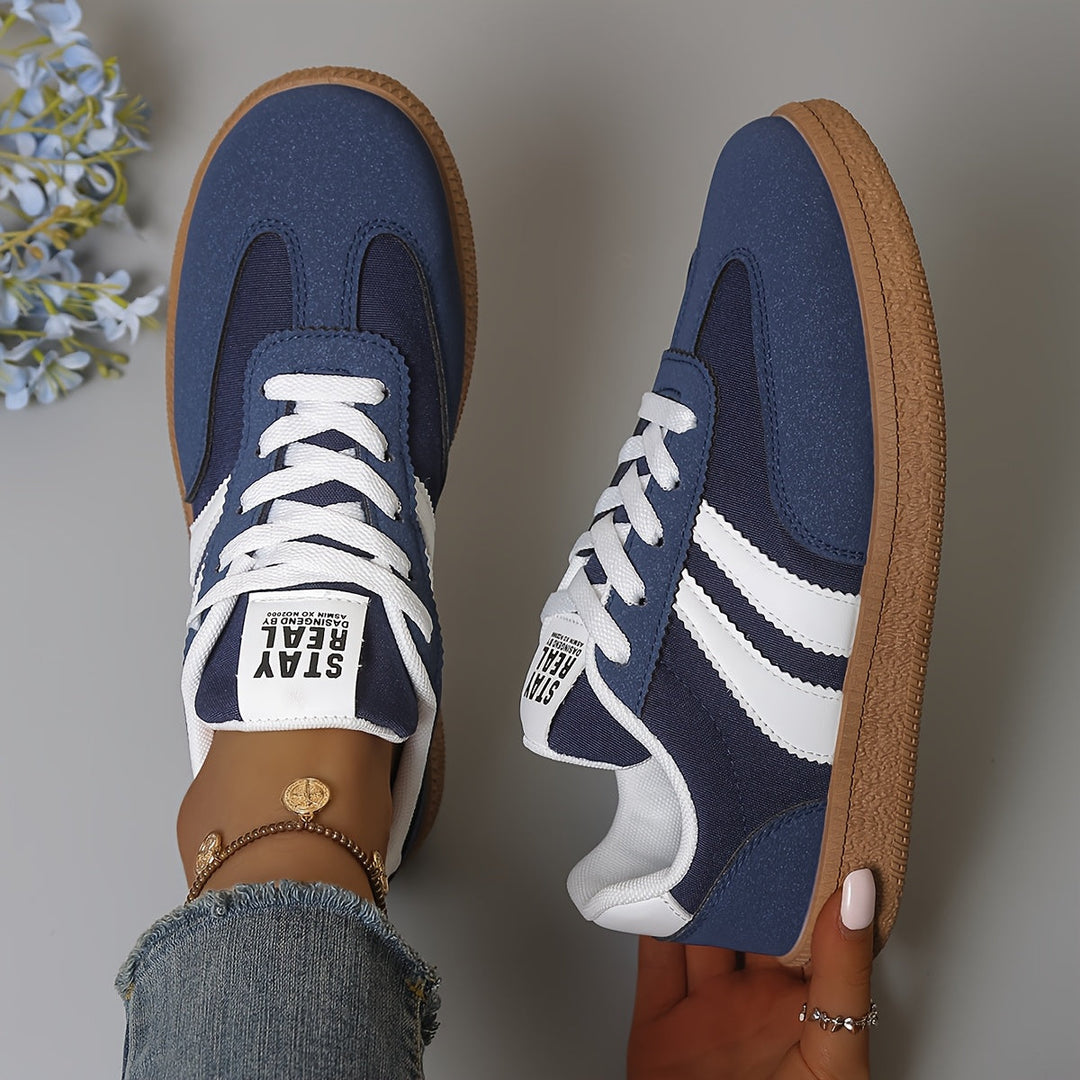 Lena | Classic Lace-Up Sneakers