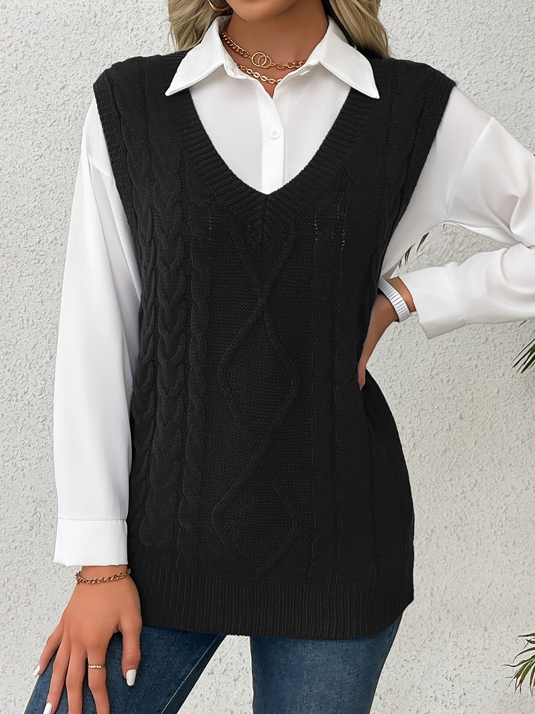 Cora | Cozy Cable-Knit V-Neck Jumper Vest