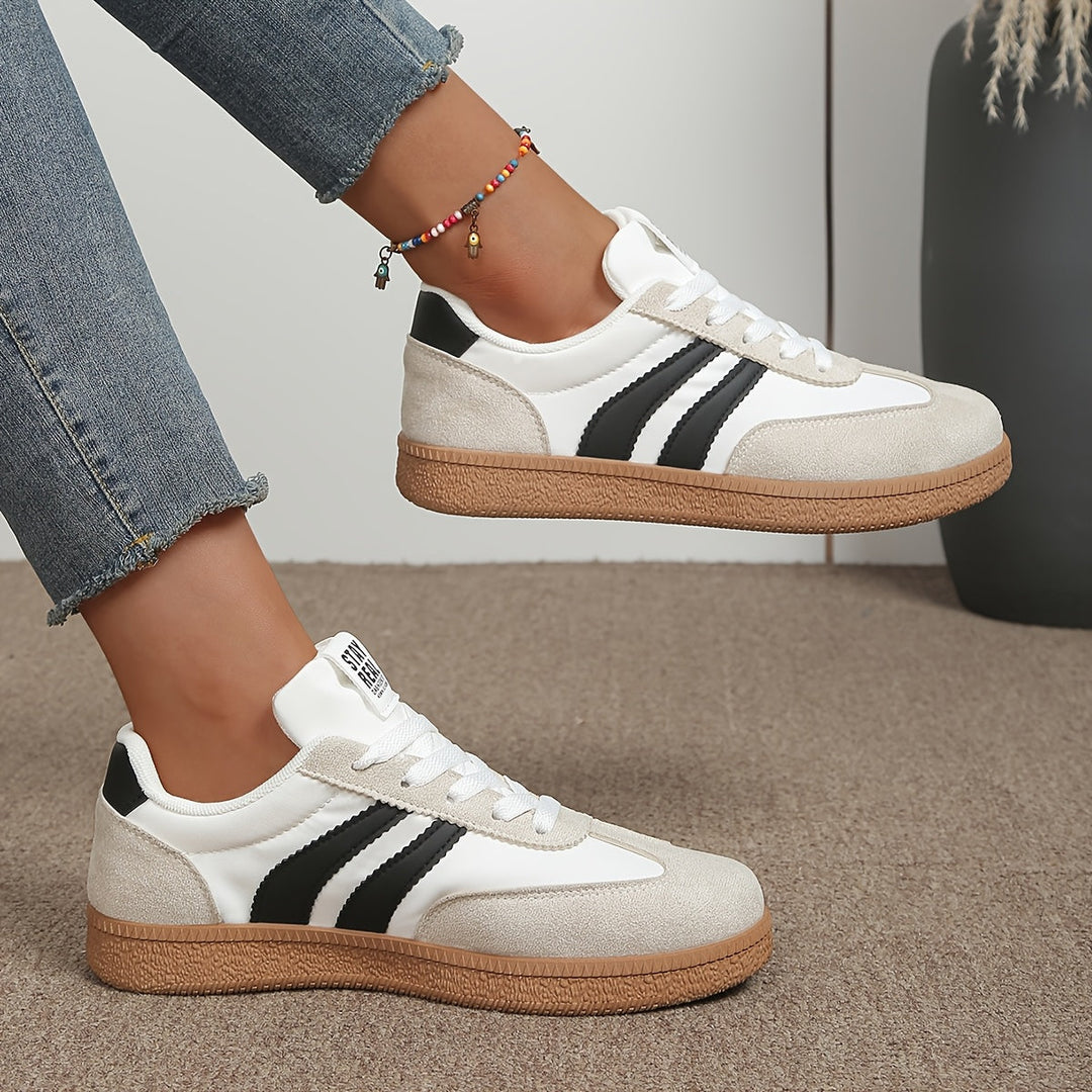 Lena | Classic Lace-Up Sneakers