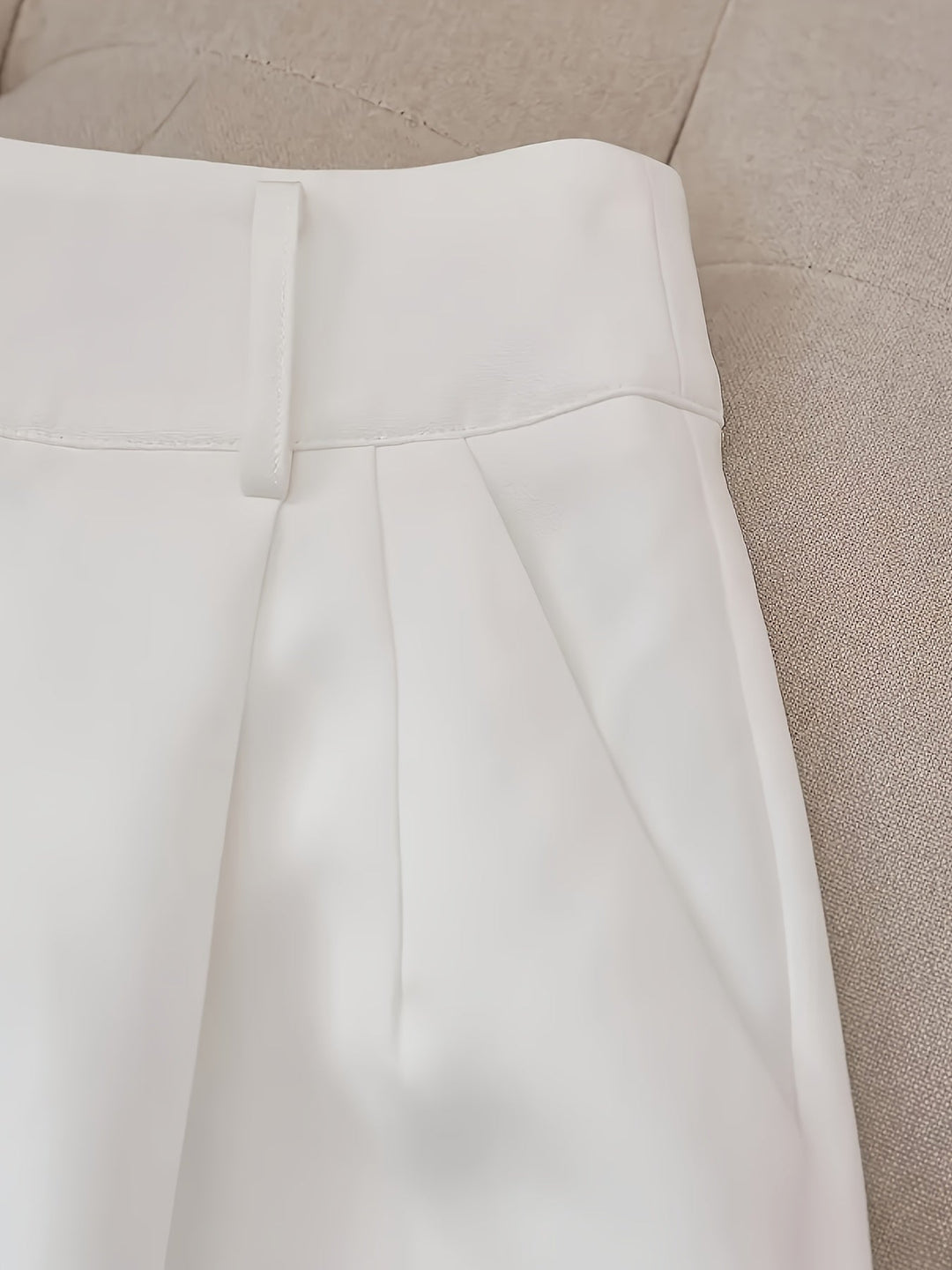 Blythe | Tailored High-Waist Shorts with Belt