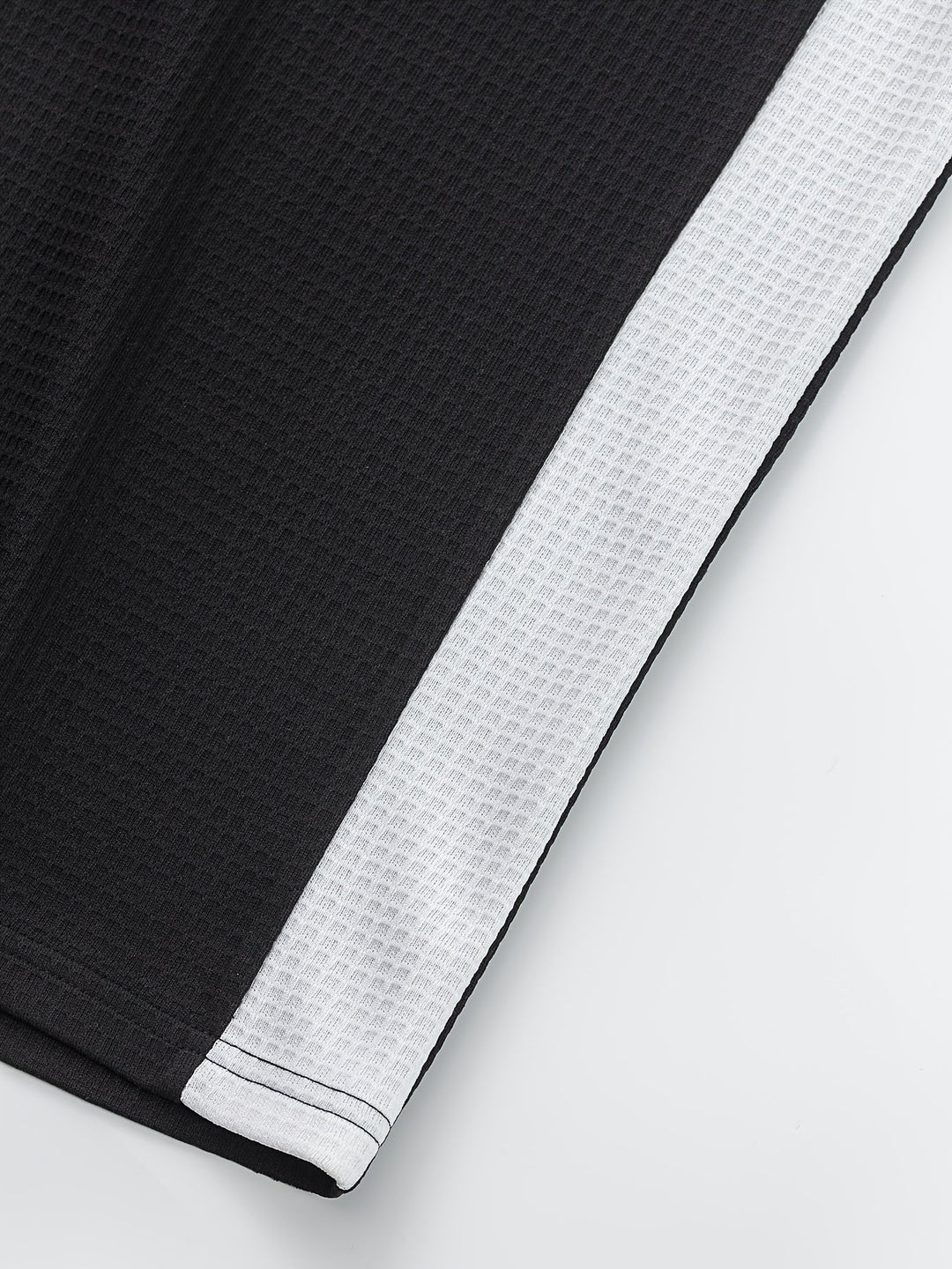 Curtis | Textured Long-Sleeve Henley