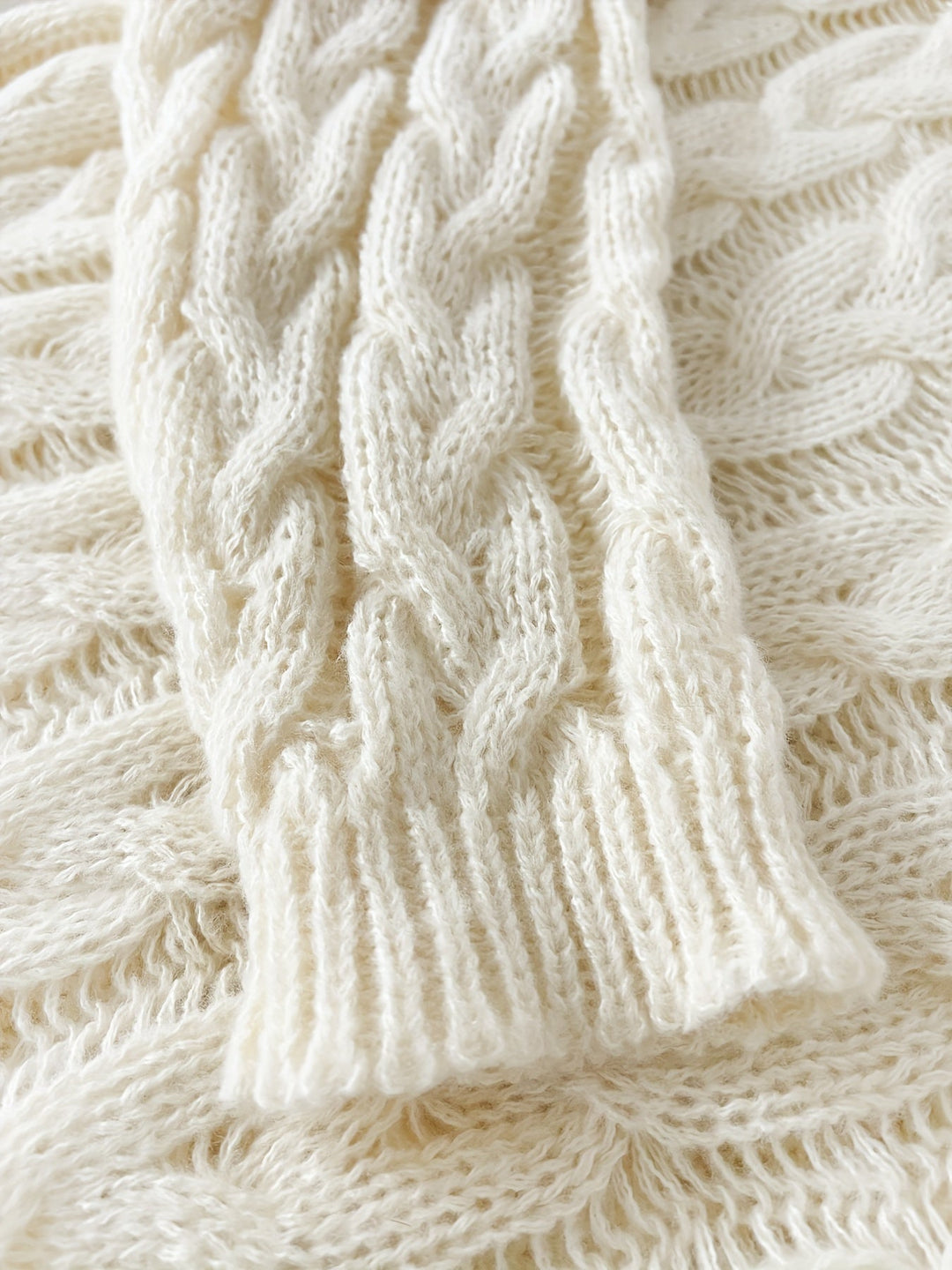 Florence | Relaxed Cable-Knit V-Neck Jumper