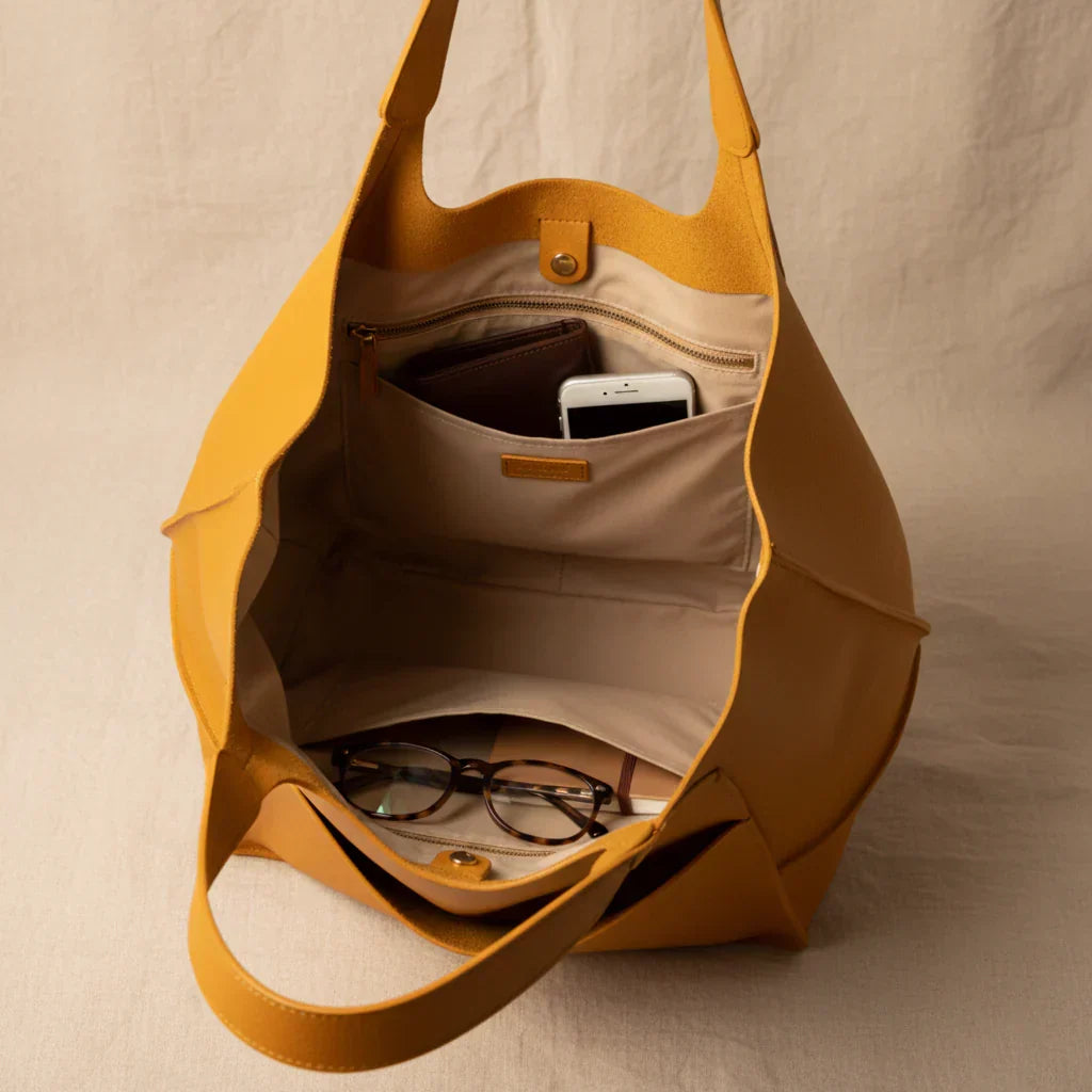 Dana | Classic Vintage Tote Bag
