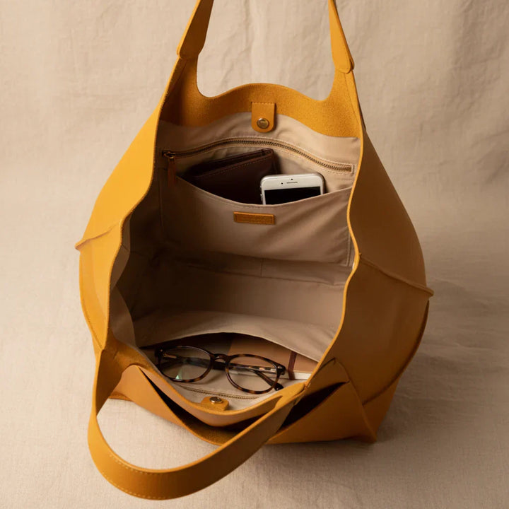Dana | Classic Vintage Tote Bag