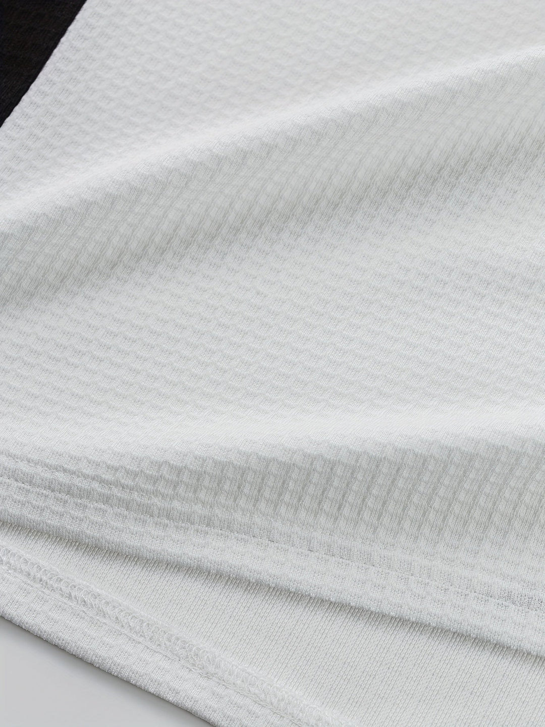 Curtis | Textured Long-Sleeve Henley